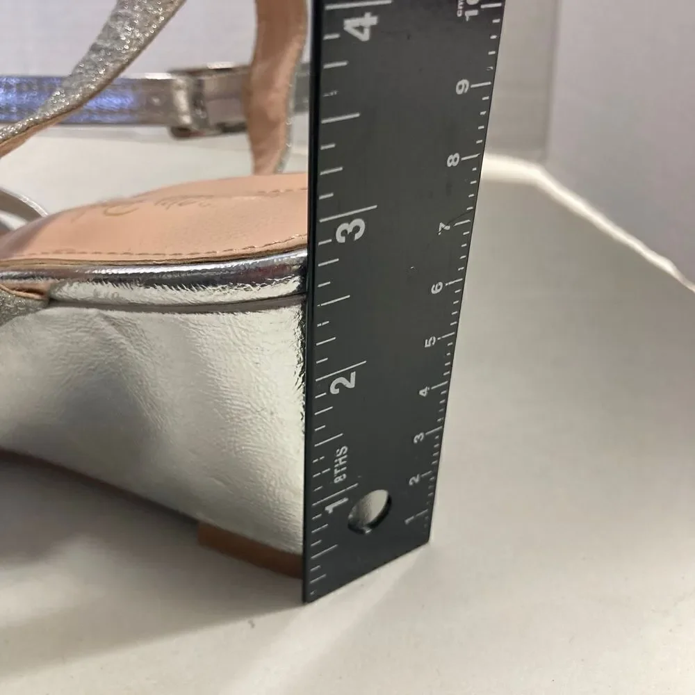 DREAM PAIRS Women’s Silver Wedge Strappy Heels Size 7.‎